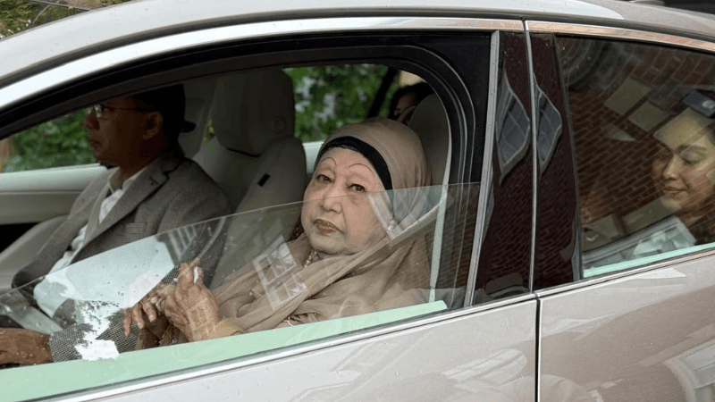 Khaleda heading towards Heathrow Airport for homecoming