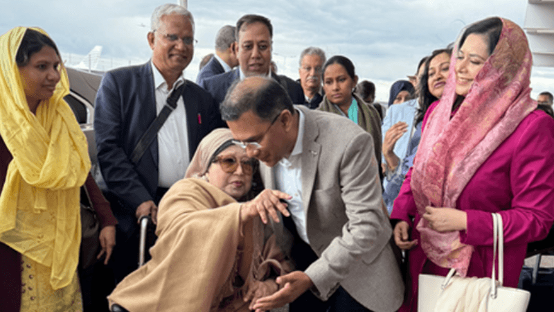 Tarique Rahman bids farewell to Khaleda Zia