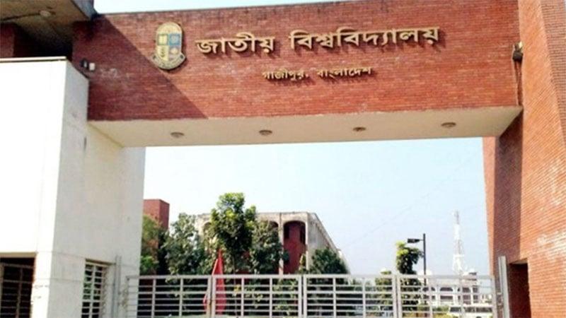 Students stage sit-in at NU main gate