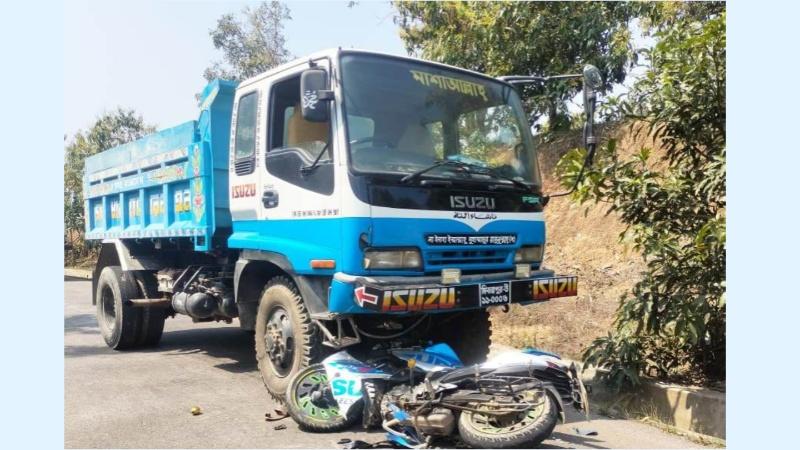 Motorcyclist killed in head-on collision with truck in Bandarban